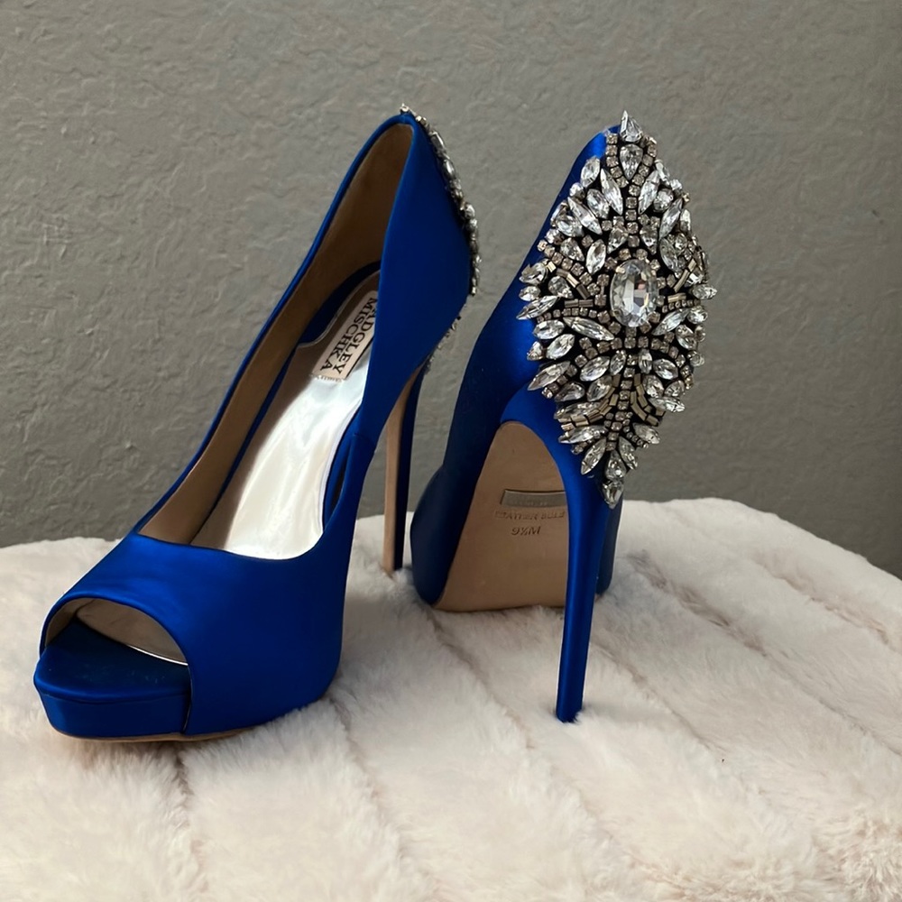 Badgley Mischka “ Kiara” Blue Sapphire Satin Pumps.  Size 9.5